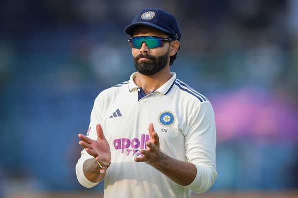 Ravindra Jadeja ถูกทิ้งออกจากทีม ODI ที่ประกาศเมื่อเร็ว ๆ นี้สำหรับทัวร์ออสเตรเลีย Ravindra Jadeja ถูกทิ้งออกจากทีม ODI ที่ประกาศเมื่อเร็ว ๆ นี้สำหรับทัวร์ออสเตรเลีย