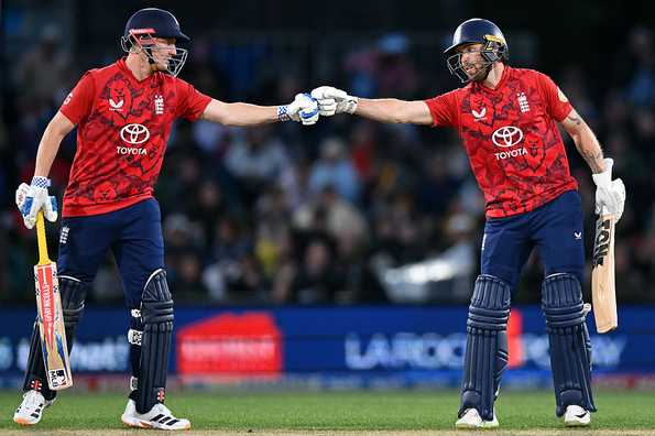 Phil Salt and Harry Brook set up England's commanding win in the second T20I against New Zealand Phil Salt and Harry Brook set up England's commanding win in the second T20I against New Zealand