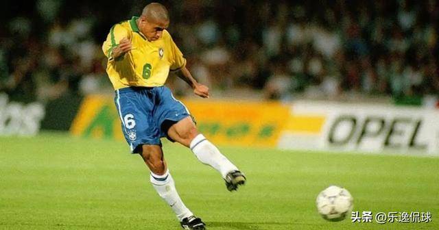 ปริศนาที่ยังไขไม่กระจ่างในรอบ 28 ปี: ลูกฟรีคิกสุดเหลือเชื่อของคาร์ลอสที่แม้แต่ฟิสิกส์ยังต้องศึกษา ระยะทาง: ฝรั่งเศส, บาร์เตซ