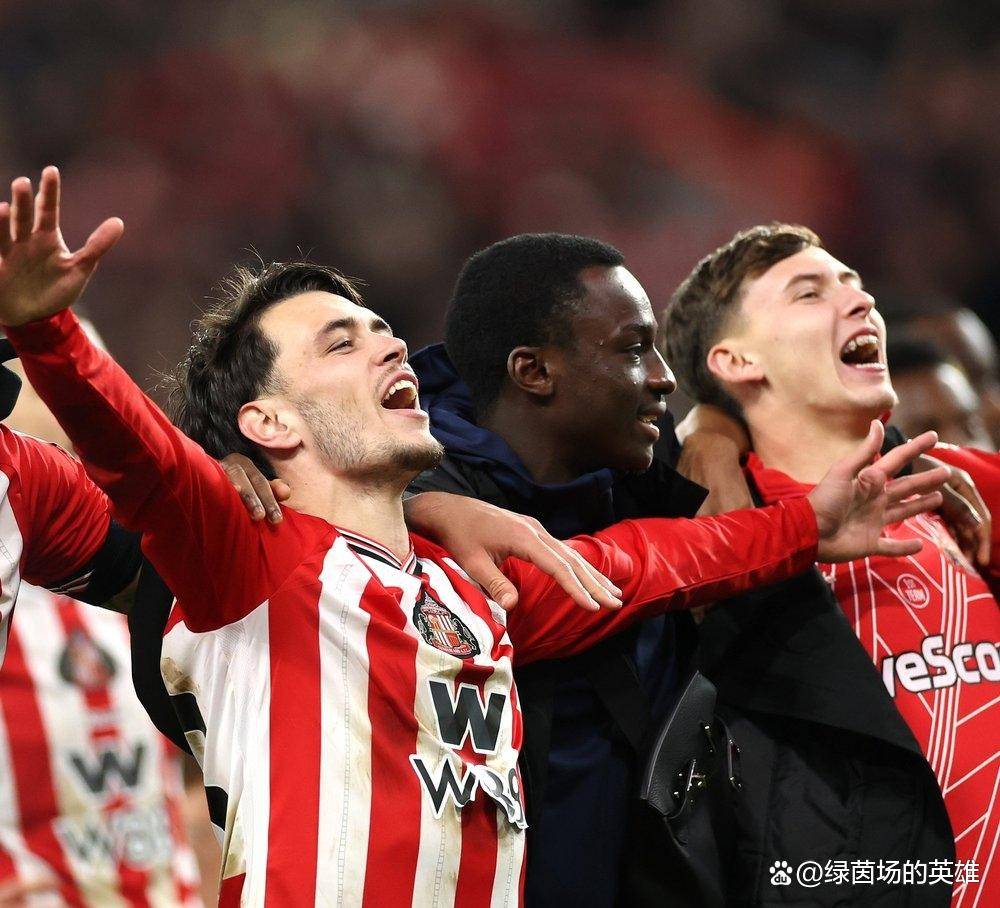 ซันเดอร์แลนด์ยักษ์ใหญ่: การเซ็นสัญญาที่น่าประทับใจกว่าซาก้าและมูเจเล่ _Ballard_Player_League