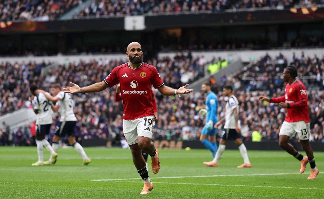 โชคชะตาฟุตบอลที่พลิกผัน! แมนเชสเตอร์ ยูไนเต็ด สร้างความตกใจให้แฟนบอลด้วยการเสมอในบ้าน 4-4 ร่วงไปอยู่อันดับหก; โรม่า หยุดสถิติแพ้รวดด้วยชัยชนะ 1-0 ไล่จี้จ่าฝูง_บอร์นมัธ_อินเตอร์ มิลาน_กัลโช่ เซเรีย อา