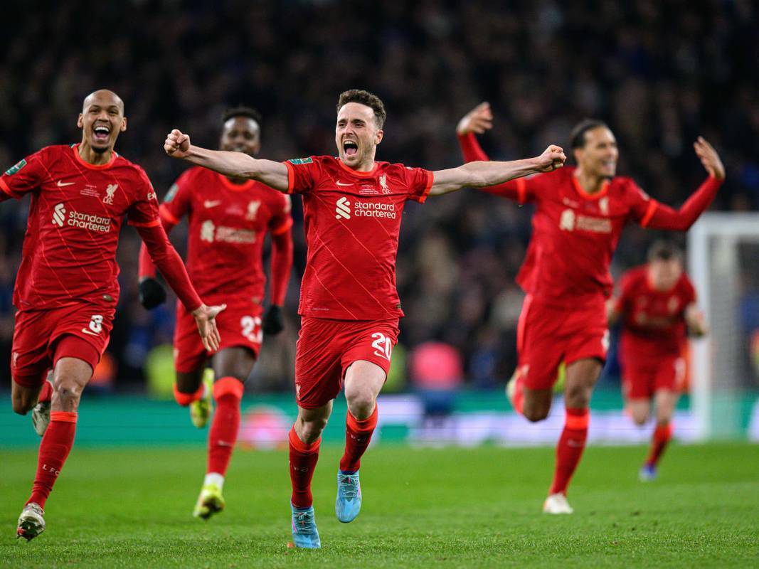 พรีวิวการแข่งขันพรีเมียร์ลีก นัดที่ 17: ท็อตแน่ม ฮ็อทสเปอร์ พบ ลิเวอร์พูล – มุ่งมั่นทวงคืนตำแหน่งแชมเปี้ยนส์ลีก, ประกาศรายชื่อผู้เล่นตัวจริงแล้ว คู่แข่งขัน: ท็อตแน่ม ฮ็อทสเปอร์ พบ ลิเวอร์พูล ผู้จัดการทีม: อาร์เน่ สล็อต รายการแข่งขัน: พรีเมียร์ลีก