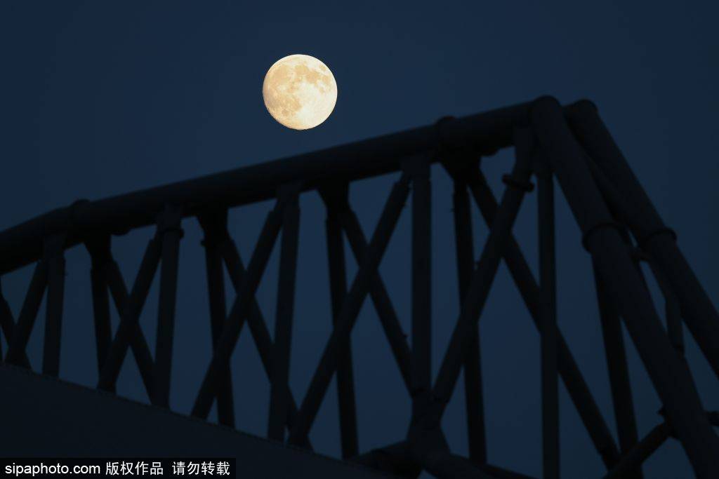 คาร์ราเกอร์: ทำไมลิเวอร์พูลถึงดูสับสนแม้จะมีความได้เปรียบด้านจำนวนผู้เล่น? การวิเคราะห์เชิงลึกเกี่ยวกับปัญหาทางแทคติกในแมตช์กับท็อตแนม _แมตช์_ผู้เล่น