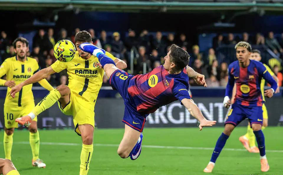 ลดมาตรฐานของตัวเอง! กองหน้าดาวเด่นของบาร์เซโลนาปรับเปลี่ยนบทบาทอย่างกระตือรือร้น: จากตัวหลักสู่ซูเปอร์ซับ – การต่อสัญญาอยู่ในแผนหรือไม่?_Flick_Forward_Squad