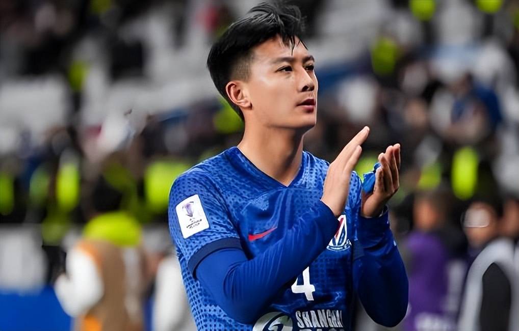 ข่าวดี! เป้าหมายหลักของเสิ่นหัวสำหรับฤดูกาลใหม่ ซึ่งเป็นดาวทีมชาติที่ดูเหมือนจะเซ็นสัญญาแน่นอนแล้ว ถูกแย่งตัวไปเสียก่อน เขาเคยเป็นลูกศิษย์ของกุนซือชื่อดังแห่งบุนเดสลีกา หลี่เห่า เวสต์โคสต์ ชิงเต่า