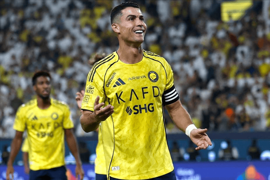 คริสเตียโน่ โรนัลโด้ โชว์ฟอร์มยอดเยี่ยม พาทีมของเขาไปสู่ชัยชนะ 5-1 ขณะที่ตารางคะแนนล่าสุดของกลุ่มในเอเอฟซี แชมเปียนส์ลีก และรายชื่อผู้ทำประตูสูงสุดถูกเปิดเผยออกมา อัล นาสร์ เป็นเจ้าบ้านในนัดนี้