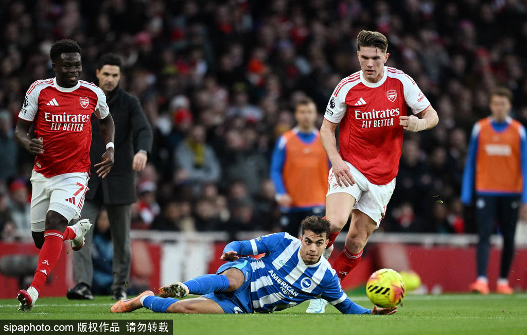 พรีเมียร์ลีก - โอเดการ์ดทำประตู, ไรซ์ทำเข้าประตูตัวเอง อาร์เซนอลชนะไบรท์ตัน 2-1 รักษาตำแหน่งนำ ซาก้า, โรซาเลส, ยอร์ค-รีส