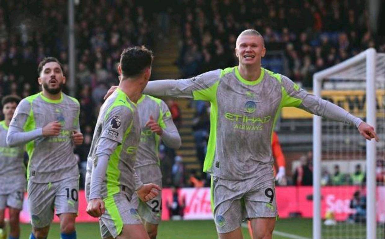 พรีเมียร์ลีก รอบที่ 18: แมนเชสเตอร์ ซิตี้ คว้าชัยชนะ 2-1 ในช่วงท้ายเกมเหนือ น็อตติงแฮม ฟอเรสต์; วูล์ฟแฮมป์ตัน วันเดอเรอร์ส พ่ายแพ้ 1-2 ในเกมเยือนลิเวอร์พูล _แมตช์_ลีก_อาร์เซนอล