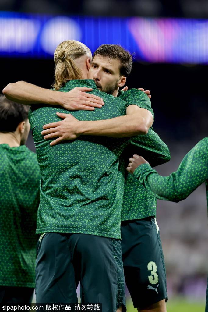 อันดับการเข้าชมการแข่งขันของสโมสรยุโรปปี 2025: ดอร์ทมุนด์ อันดับ 1, บาเยิร์น อันดับ 2, แมนเชสเตอร์ ยูไนเต็ด อันดับ 3 – ใครครองใจแฟนบอลสูงสุด? เรอัล มาดริด บาเยิร์น มิวนิค โบรุสเซีย ดอร์ทมุนด์