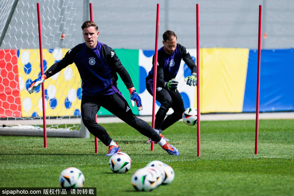 บาร์เซโลน่าเสียประตูแรกใน 13 นัดติดต่อกัน: ยักษ์ใหญ่แห่งแชมเปี้ยนส์ลีกติดหล่มวิกฤตออกสตาร์ทช้า – ฮันส์-ดีเตอร์ ฟลิค จะทำลายทางตันนี้ได้อย่างไร? การป้องกัน การแข่งขัน แชมเปี้ยนส์ลีก