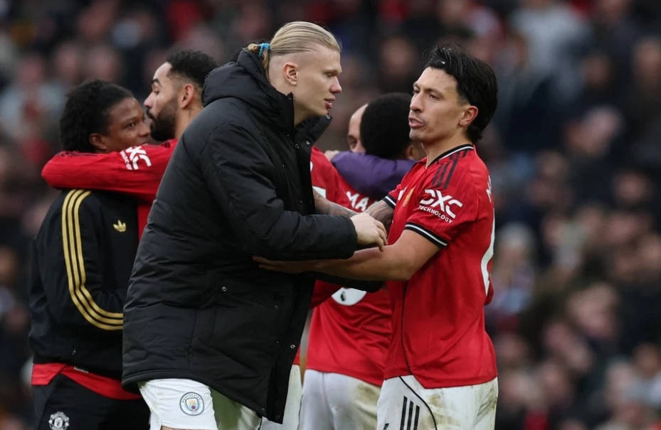 ลิซานโดร มาร์ติเนซ โดดเด่นเหนือฮาแลนด์ โชว์ฟอร์มเกมรับระดับท็อปในศึกดาร์บี้_แมตช์_ประเด็นร้อน_แมนเชสเตอร์ ยูไนเต็ด