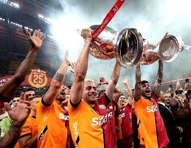 เก้าสโมสรยักษ์ใหญ่ที่ยังไม่เคยคว้าถ้วยแชมป์เปียนส์ลีก! ลียงก็ติดโผ! ใครคือราชาไร้บัลลังก์แห่งยุโรป? แฟนบอลบาเยิร์น เลเวอร์คูเซ่น นัดชิงชนะเลิศ แชมเปียนส์ลีก