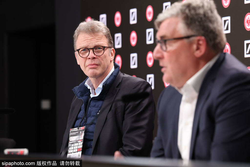 ผู้บริหารดอร์ทมุนด์พูดถึงการท้าชิงแชมป์: ทีมกำลังทำผลงานได้ดี แต่เราต้องการเงินทุนเพิ่มเติมเพื่อให้บรรลุเป้าหมาย _การแข่งขัน_ คาร์สเทน คราเมอร์