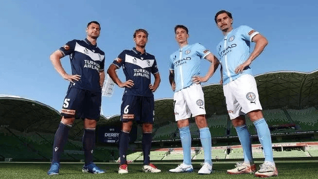 พรีเมียร์ลีกวันเสาร์: แมนเชสเตอร์ ยูไนเต็ด พบ ท็อตแน่ม ฮ็อทสเปอร์ – การปะทะกันของยักษ์ใหญ่ ใครจะก้าวขึ้นเป็นแชมป์ที่แท้จริงในสนาม? _การแข่งขัน_บ้าน_การโจมตี