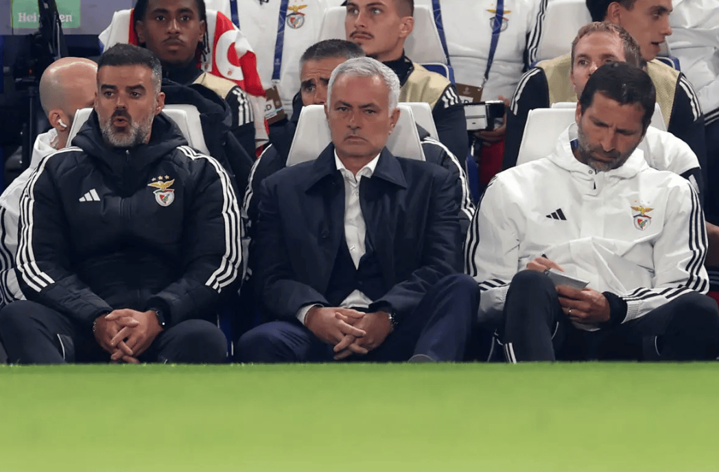 เบนฟิก้าของมูรินโญ่คว้าตั๋วแชมเปี้ยนส์ลีก, ดาวเตะเรอัลมาดริดบาดเจ็บ, สองนักเตะโดนแบน การแข่งขัน: ปอร์โต้ พบ แมนเชสเตอร์ ยูไนเต็ด