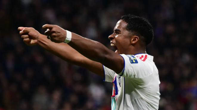 เอนดริก ดาวรุ่งวัย 19 ปี ยิงห้าประตู โชว์ฟอร์มสุดยอดด้วยการยิงประตูสุดสวยในลีกเอิง – เรอัล มาดริด พลาดโอกาสคว้าตัวกษัตริย์แห่งอนาคตหรือไม่? ลียง พบ เบนเซม่า