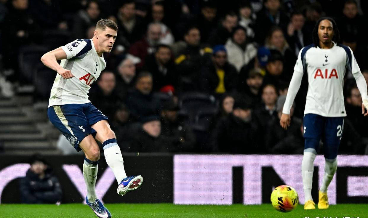 ทีมที่กำลังดิ้นรนในพรีเมียร์ลีกสร้างเซอร์ไพรส์สุดช็อกเอาชนะยักษ์ใหญ่จากแชมเปียนส์ลีก! กลยุทธ์ของท็อตแนมทำให้แม้แต่เรอัล มาดริดยังรู้สึกสงสาร_แอตเลติโก มาดริด_อาร์เซนอล_ยูโรปาลีก