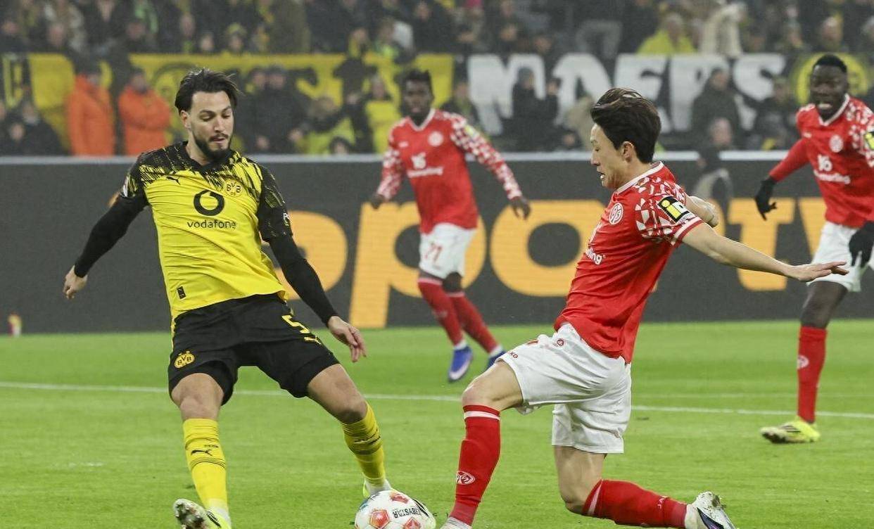 ความพ่ายแพ้ 0-4 ของไมนซ์ทำให้การแข่งขันชิงแชมป์บุนเดสลีกาเข้มข้นขึ้น: บาเยิร์นนำเพียงสามแต้ม_โบรุสเซีย ดอร์ทมุนด์_การแข่งขัน_เรียลสัน