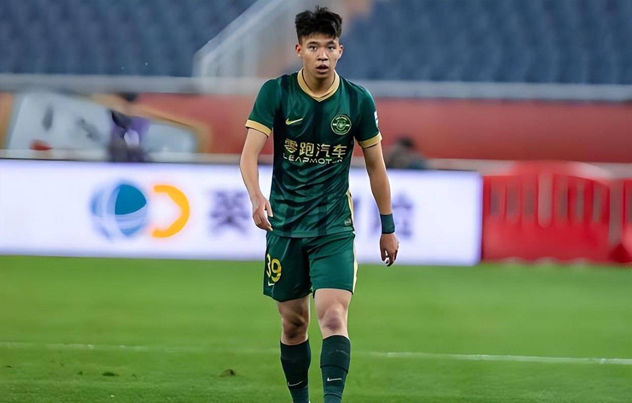 ข่าวดี! ผู้จัดการทีมชื่อดังของดอร์ทมุนด์ได้ประกาศอย่างเป็นทางการถึงการมาถึงของฟุตบอลจีนในเดือนกุมภาพันธ์ เพื่อคัดเลือกผู้เล่นทีมชาติ 5 คนสำหรับการแข่งขันบุนเดสลีกา ข่าวลือเกี่ยวกับการรวมตัวของหวัง หยูตงได้ถูกปฏิเสธแล้ว พอล แลมเบิร์ต แชมเปียนส์ลีก ยูเวนตุส