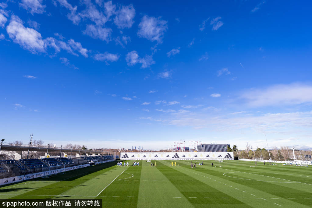 เรอัล มาดริด เตรียมพร้อมสำหรับการปะทะสำคัญ: ไฮไลท์สำคัญจากการแถลงข่าวของอัลเบลดา การแข่งขันกับเรอัล โซเซียดาด ทีมจ่าฝูงลีก