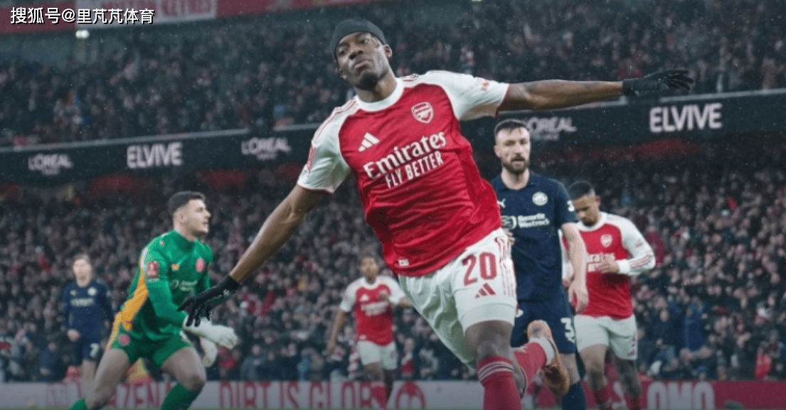 สรุปฟุตบอลรอบดึก: อาร์เซนอลถล่ม 4-0 ผ่านเข้ารอบอย่างสวยงาม, โรม่าและนาโปลีเสมอกัน 2-2 _การแข่งขัน_: บารェลล่า, คานูโต้