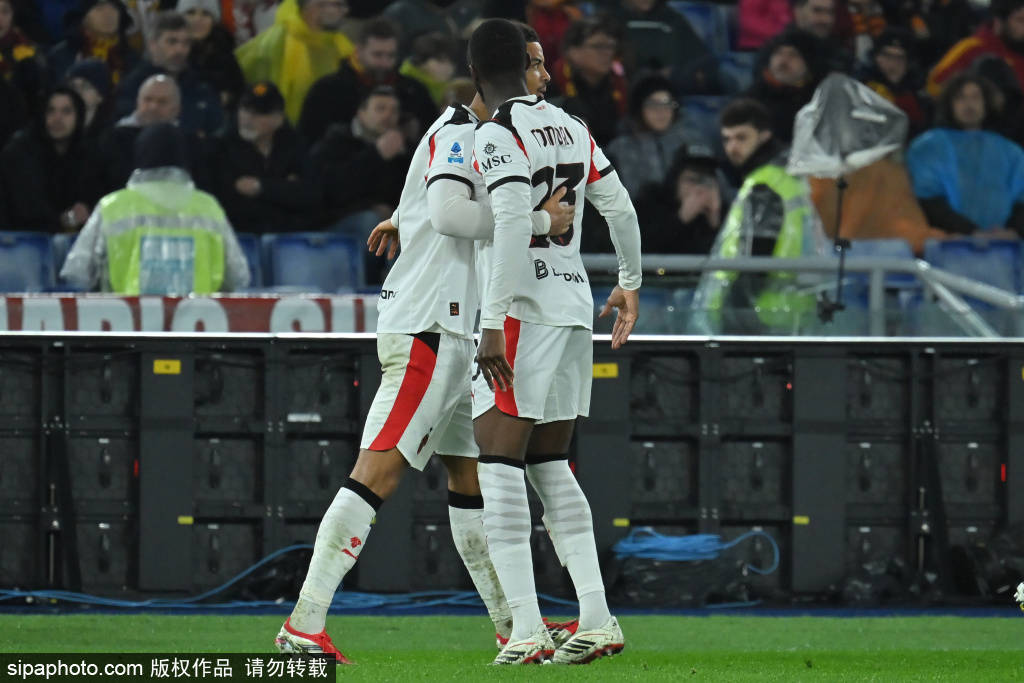 ทีมยอดเยี่ยมประจำสัปดาห์ของเซเรีย อา นัดที่ 25: มี เบรเมอร์, โมดริช, เซียลินสกี้; โรม่ามีสองผู้เล่น ทีม: เครโมเนเซ่ พบ อินเตอร์