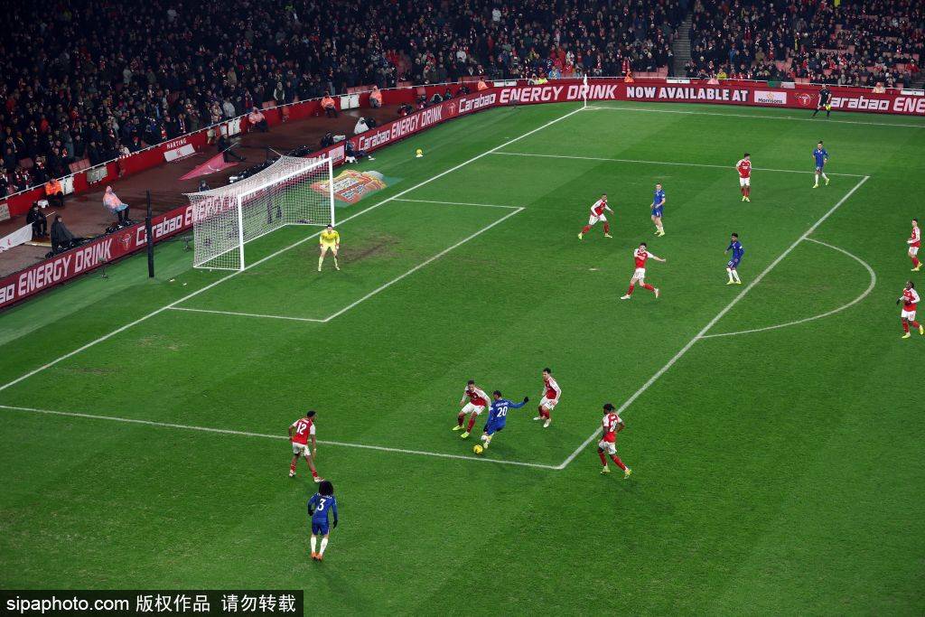 การแข่งขันสำคัญสี่คู่ในวันอาทิตย์ของพรีเมียร์ลีก: ดาร์บี้แมตช์ระหว่างอาร์เซนอล-เชลซีเป็นจุดสนใจ ขณะที่ความหวังในการคว้าแชมป์แชมเปียนส์ลีกของสเปอร์สแขวนอยู่บนเส้นด้าย