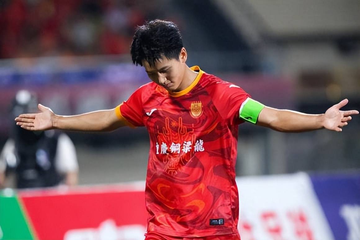 นอกเหนือจากหยางเฉิน! เฟิงบาวัย 23 ปีกลายเป็นเฟิงบาชาวจีนคนแรกที่ทำประตูในบุนเดสลีกาและกลายเป็นแกนหลักของ Dotts_Liu Kaiyuan_fans_Villiareal