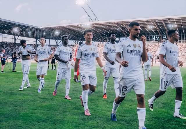 4 แต้มตามหลังบาร์เซโลนา ห้องล็อกเกอร์เรอัล มาดริด ตกอยู่ในราง: ความหวังคือสลิม เสียงของโค้ชที่เปลี่ยนไปค่อยๆ เพิ่มขึ้น_Avello_Sell_The Champions League