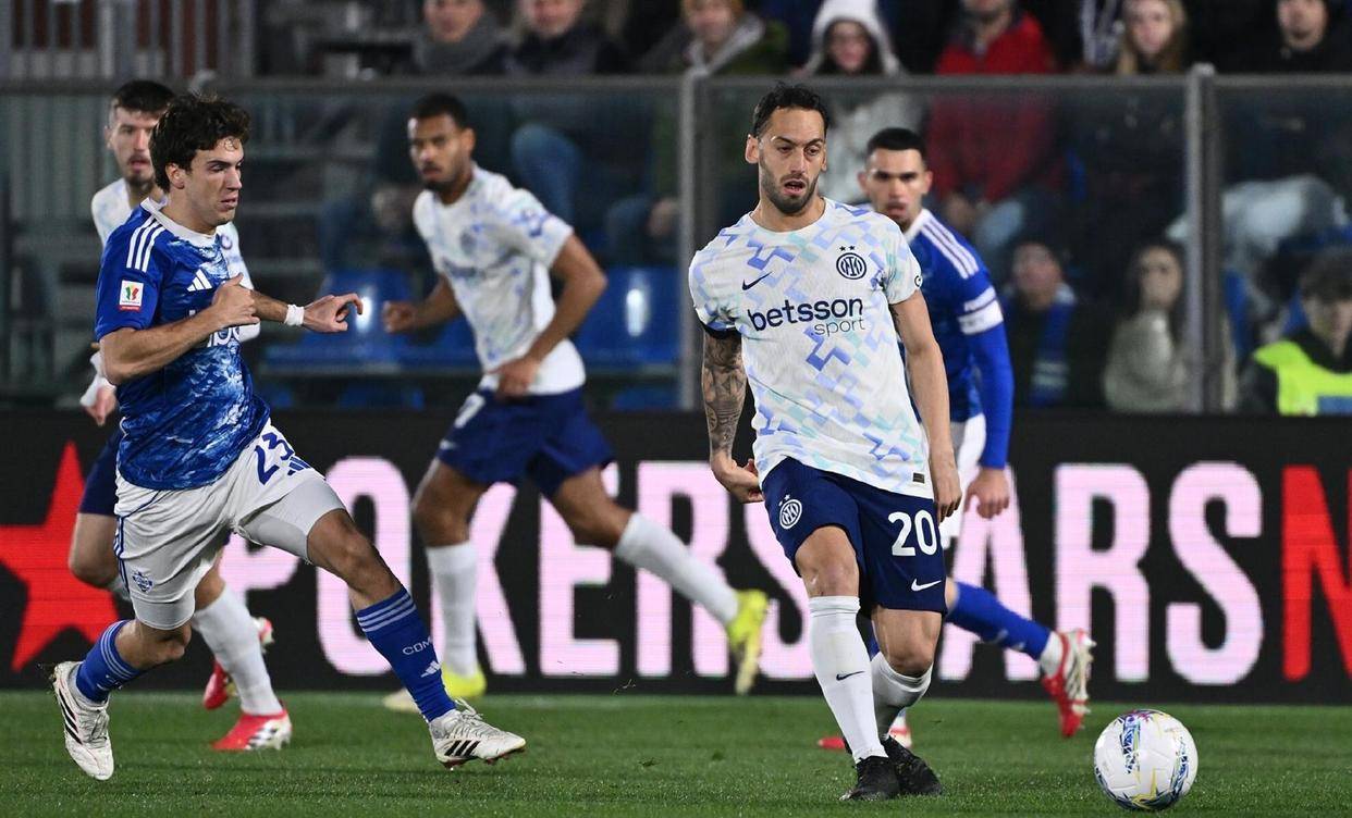 การต่อสู้ที่น่าเกลียดที่สุด! อินเตอร์ มิลาน ประกาศทั้งที่จำเป็นและจำเป็นในสงครามแปดปี และการไม่รวมตัวเป็นสาเหตุของการล่มสลายของฟุตบอลอิตาลี! _ บาสโทนี_competition_komo