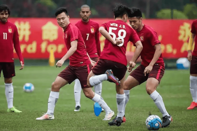 วันเสาร์ที่ 019 บุนเดสลีกา โคโลญจน์ vs ดอร์ทมุนด์ คะแนนล่าสุดของผู้เชี่ยวชาญ Prediction_all Take_back_possexe