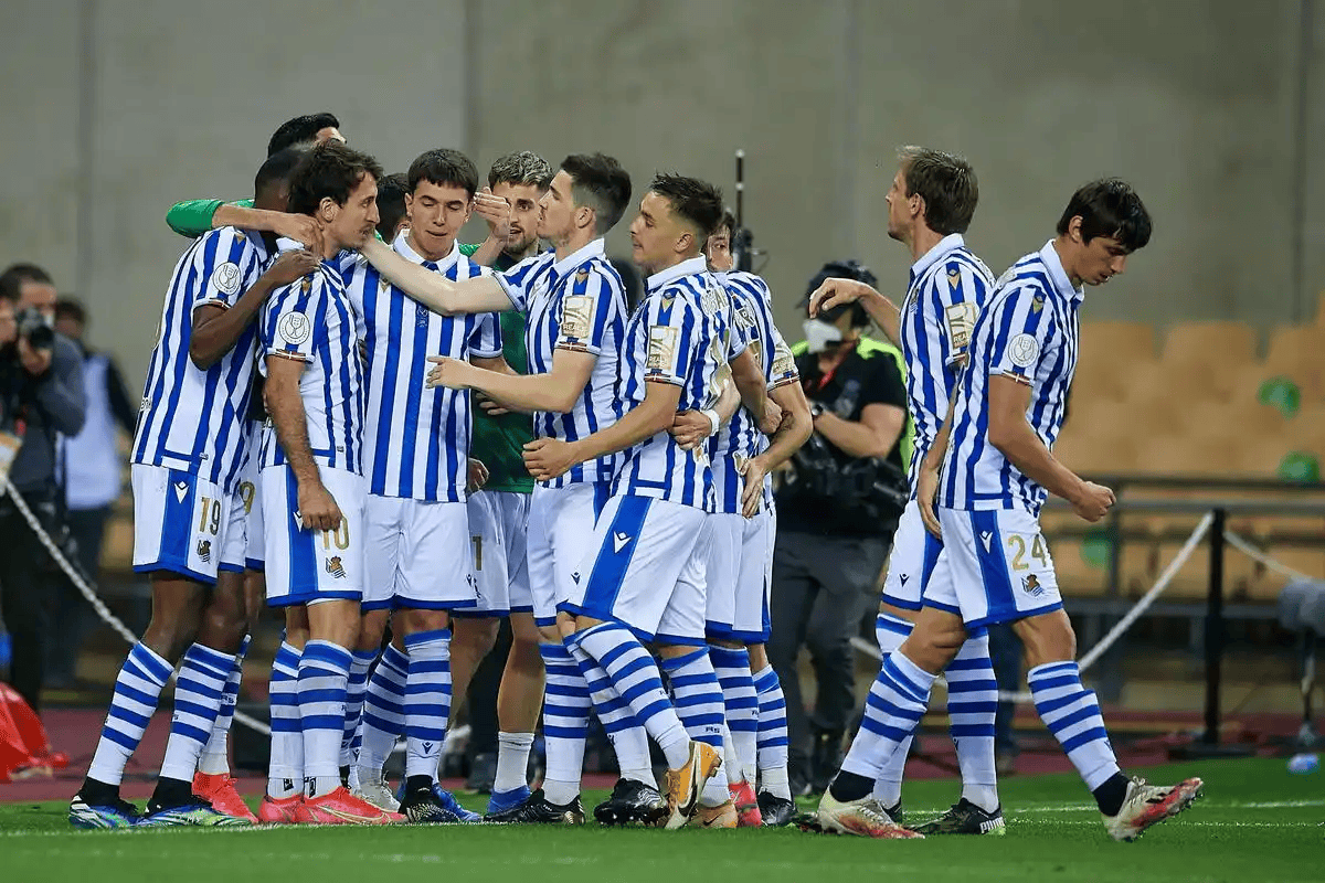 การต่อสู้ในลาลีกา: ที่มาดริดกับสังคมที่แท้จริง การดวลเชิงรุกและแนวรับคือ Imminent_Defense_Tactical_ability