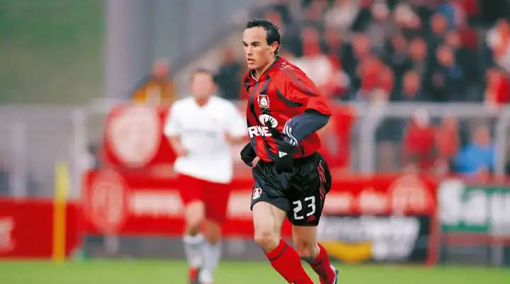 โดโนแวนที่ได้ช่วยทีมสหรัฐไปฟุตบอลโลกมาหลายครั้งแล้วว่าตำแหน่งของเขาในประวัติศาสตร์อเมริกันฟุตบอลเป็นอย่างไร?_ ผู้เล่นที่ดีที่สุด_1_cba