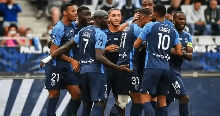 26038 ลอตเตอรีฟุตบอลชนะและแพ้: ลียงไล่ตามหลายทีมหลังจากนั้น และไม่มีที่ว่างสำหรับการสูญเสียที่บ้าน