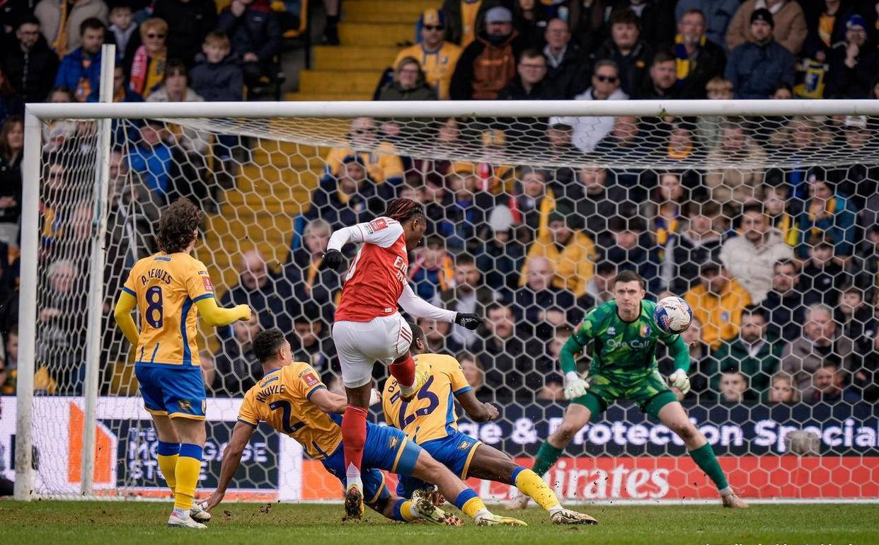 อาร์เซนอล 2-1 กลับแมนส์ฟิลด์, เอฟเอ คัพ E-B กับ สมรรถนะของพระเยซู ผลงาน_ยูโรเปียน แชมเปี้ยนส์ลีก_อินเตอร์ มิลาน