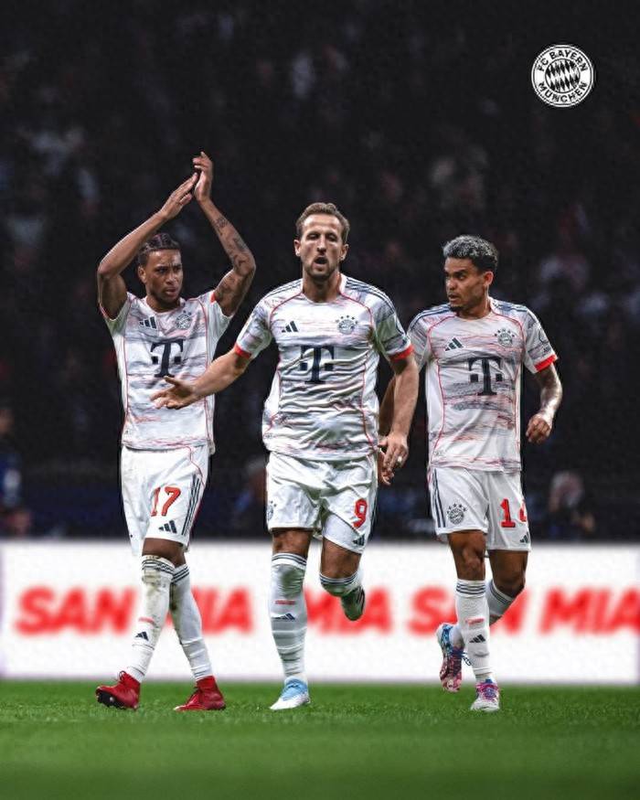 มีผู้เล่นเพียง 5 คนเท่านั้นที่เข้าร่วมในลีกหลัก 5 ลีกในฤดูกาลนี้ และบาเยิร์นมี 3 ที่นั่ง