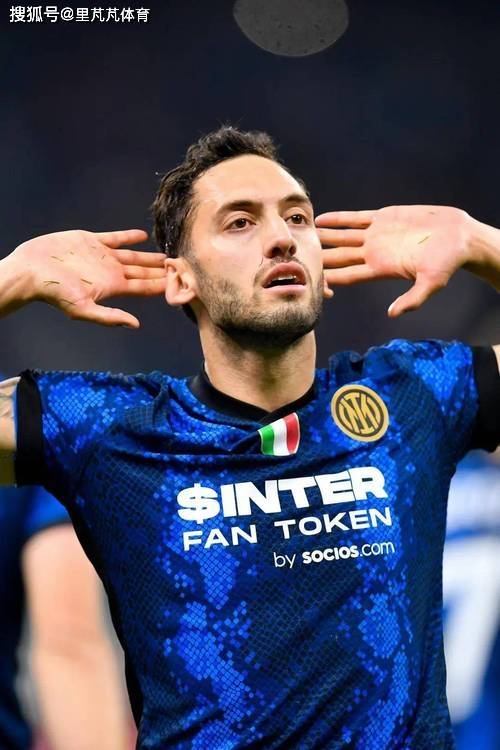ไม่มีความคืบหน้าในการต่ออายุ: หากอินเตอร์มิลานขายได้เพียง 20 สองสิ่งนี้จะเป็นตัวเลือกหลักสำหรับการสืบทอดหรือไม่?_ lobotka_player_uefa แชมเปี้ยนส์ลีก