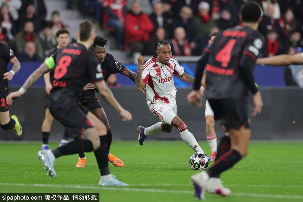 ผู้ตัดสินปล้นการเล่น! เก้า บาเยิร์น 1-1 เลเวอร์คูเซ่น เยือน กรรมการ เป่า 3 ลูก บาเยิร์น 2 คน ย้อม red_commit_dispute_player