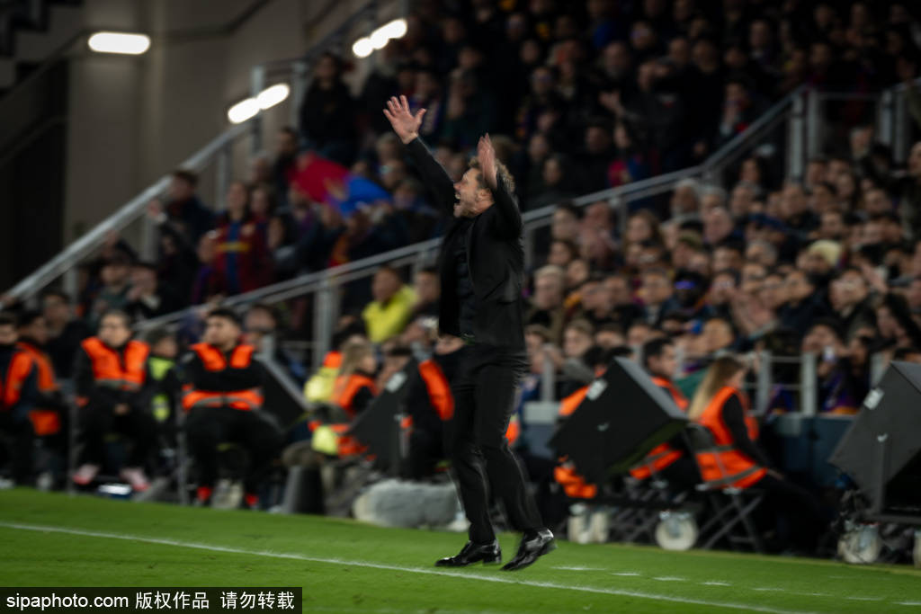 ราฟิเนียเล่นแฮตทริกกับเซบีญ่า ผู้เล่นบาร์เซโลน่าคนสุดท้ายที่ต้องทำคือเมสซี่!_match_fans_season