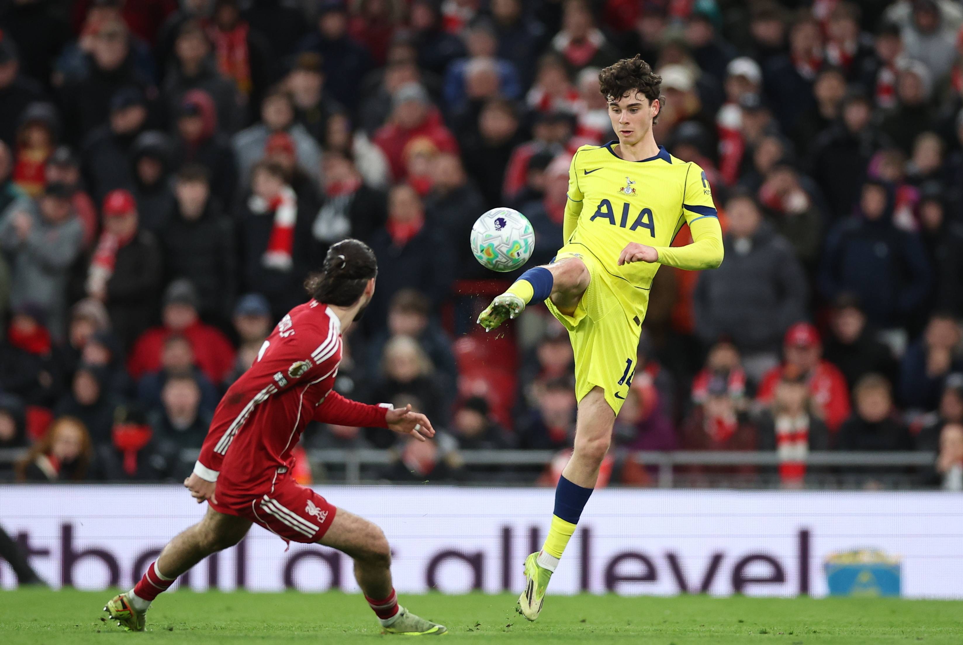 (รุ่นที่สองของต่างประเทศ) ฟุตบอล - พรีเมียร์ลีก: ท็อตแนมเสมอกับ Liverpool_Ouxin_ สำนักข่าวซินหัว_players