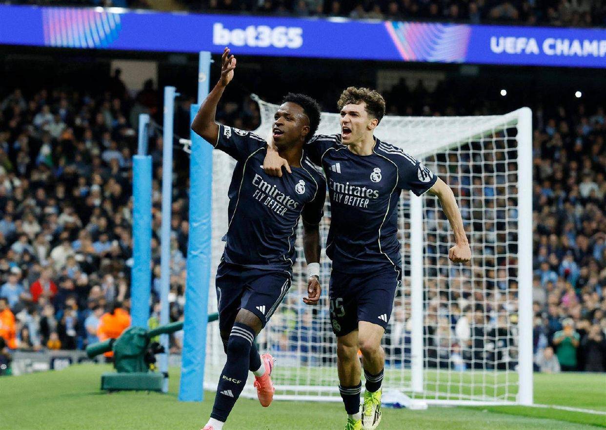 คืนบ้า! 5-3 มหากาพย์การกลับตัว + 8-2 เลือด 4 ที่นั่งในรอบรองชนะเลิศของแชมเปี้ยนส์ลีกถือกำเนิดขึ้นและสองยักษ์ใหญ่ถูกฆ่าสองครั้ง!_ การแข่งขัน_score_โปรตุเกส