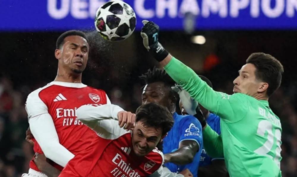 อาร์เซนอลเอาชนะเลเวอร์คูเซ่น 2-0 ผ่านเข้ารอบก่อนรองชนะเลิศ 3-1 เฮอร์ริเคนบรรทัดที่สี่สามารถชนะสี่มงกุฎ_attack_ball_chapter