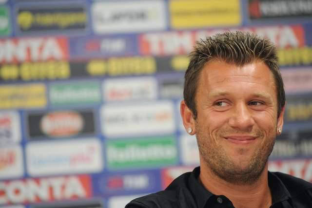 หนึ่งวัน ข่าวกัลโช่: มิลาน ตั้งเป้าที่ตัวช่วยใหม่เพื่อเสริมความแข็งแกร่งให้กับผู้เล่นตัวจริง หากอินซากิโดรกลับมาที่อินเตอร์ มิลาน มันอาจจะเป็นเรื่องยากที่จะคว้าแชมป์ แชมป์_บาเยิร์น มิวนิค_ลาซิโอ_เอซ มิลาน