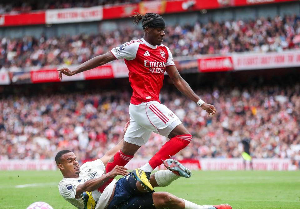 สวมอุปกรณ์ป้องกัน! ปีกของอาร์เซนอล เจ็บ ทาชู ทริปเปิ้ล คราวน์ โดนอีกครั้ง - มาเด็ก _ แมตช์_ อัลเตต้า