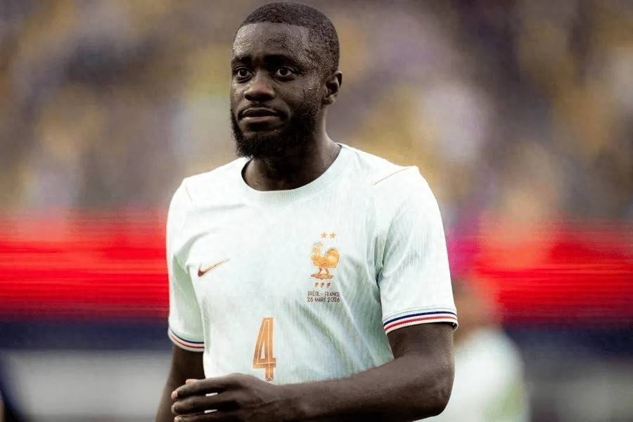 พรในการปลอมตัว? ทีมชาติบาเยิร์น ไอรอน การ์ด ได้รับอนุญาตให้ออกจากทีมก่อนเวลาเพื่อคว้าใบแดงและกลับไปที่สโมสร REST_YUPA_FRENCH TEAM_MECANO