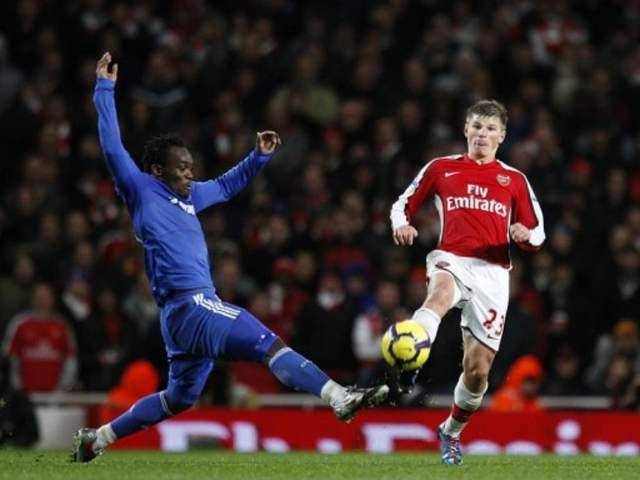 ผู้เล่นที่ได้รับการยกย่องให้เป็นลูกชายของเขาโดย Mourinho ไปที่ Arsenal Pigeon เพื่อ Mourinho แต่ล่าช้า Wenger_Michael Essing_Iron Three_chapter