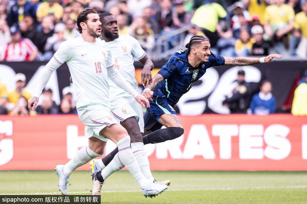 เป้าหมายของ Duue: ดาวรุ่งของผู้เล่นเป้าหมายที่ 100 ของฝรั่งเศส