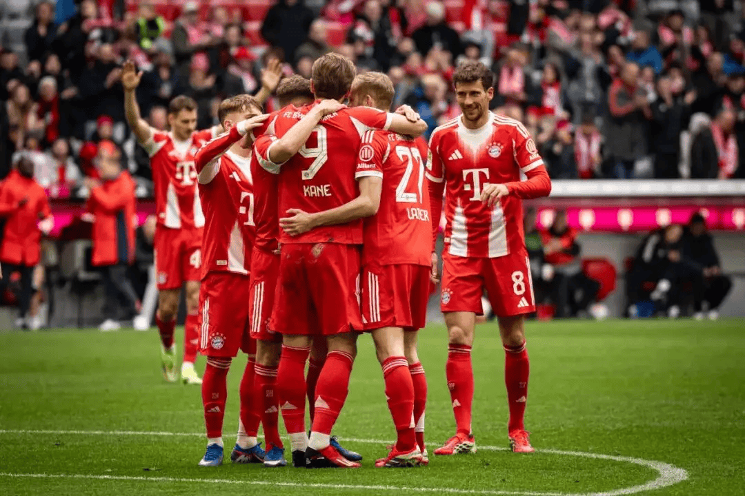 4/4 กีฬาลอตเตอรีการทำนาย: ความสามารถในการรุกและป้องกันของบาเยิร์นนั้นแข็งแกร่งมากและสตรีคที่ชนะสามเกมของดอร์ทมุนด์มีขวัญกำลังใจที่แข็งแกร่ง