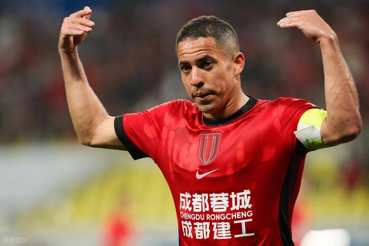 เมื่อคุณกลับมา คุณจะเล่นแฮตทริก มันไม่ดีสำหรับทีมแชมป์ที่ไม่มีเขาจริงๆ แฟน ๆ : ปรับปรุงระดับโดยตรง!_RongCheng_Felippe_Chengdu