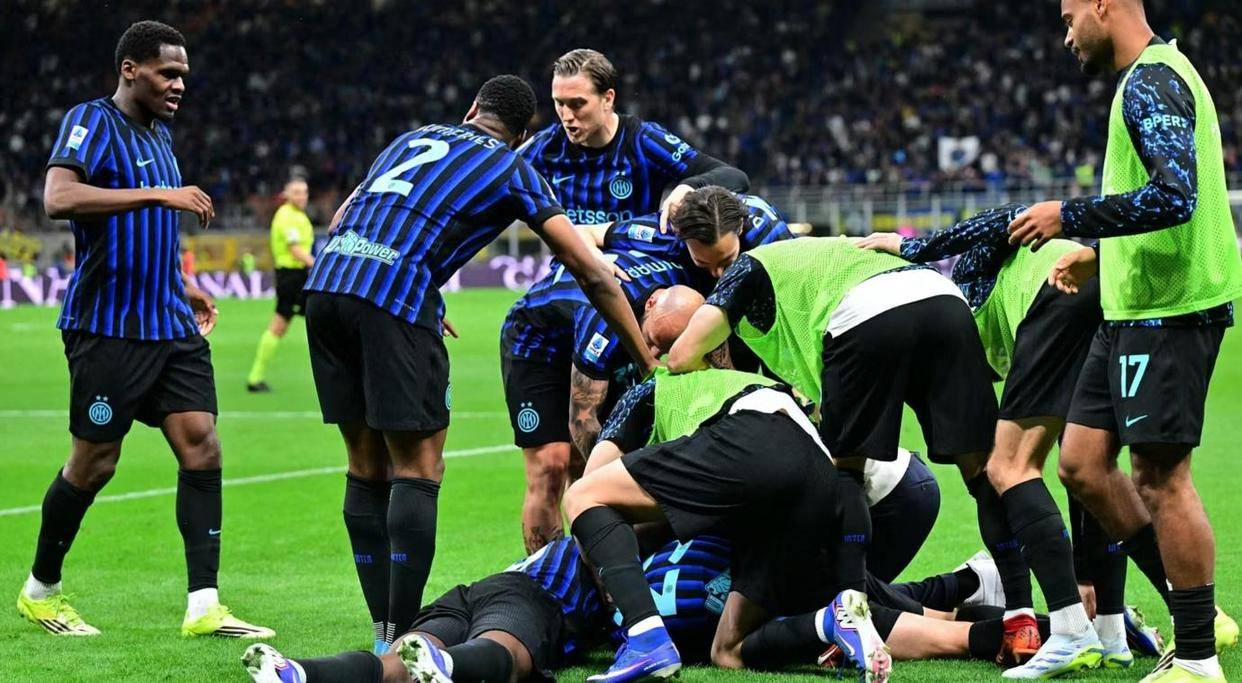 ผู้ชมลุกขึ้นยืนปรบมือ! เขาถูกอิตาลีดุและร้องไห้ใน Inter Milan_Bastoni_Ziwo_Player